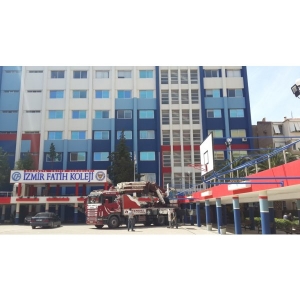 İzmir Fatih Koleji Cam Montajı   İzmir Vinç Hizmeti 2